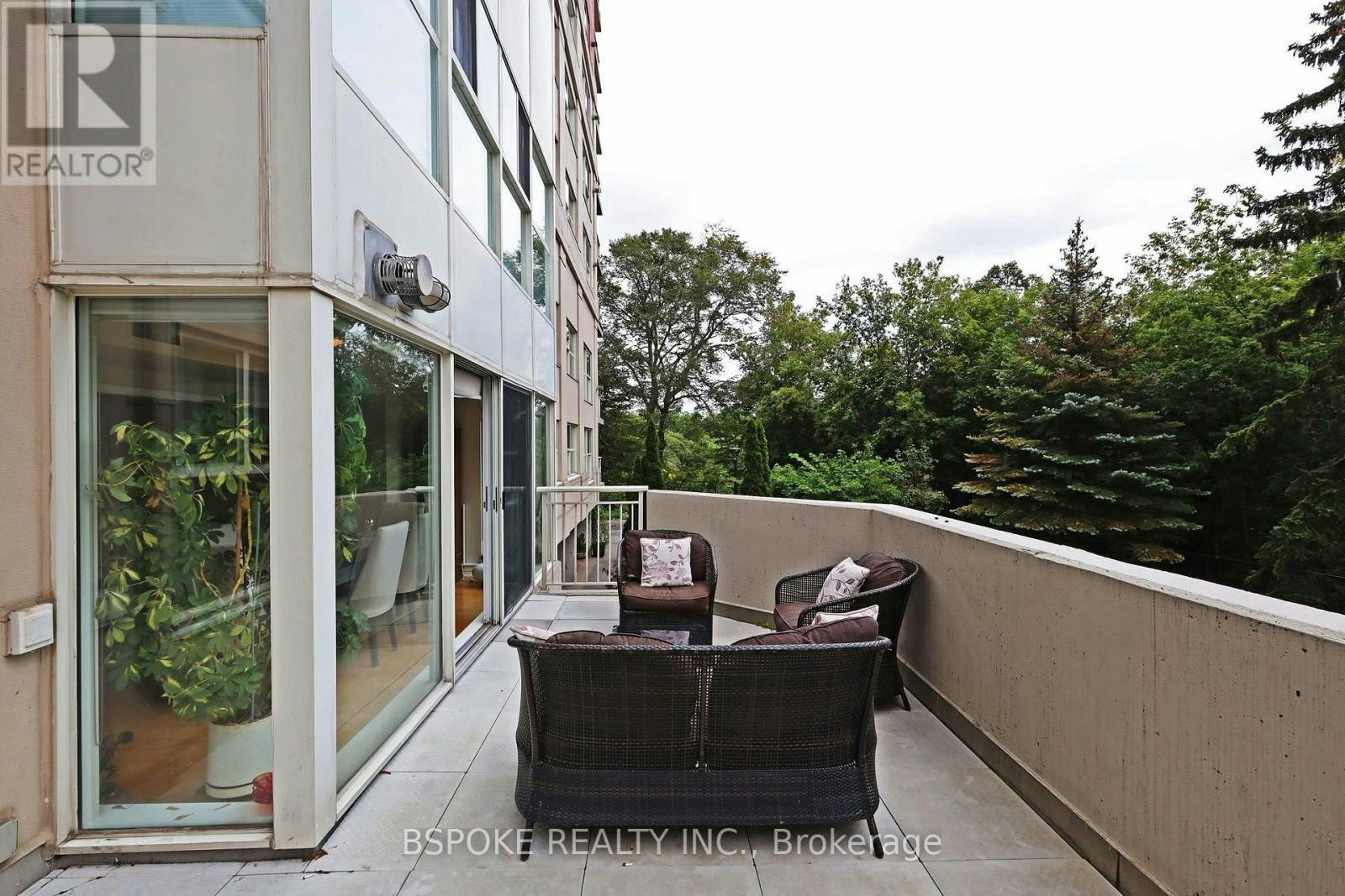 LC11-18 Concorde Place, Toronto, ON, M3C 3T9 - 21
