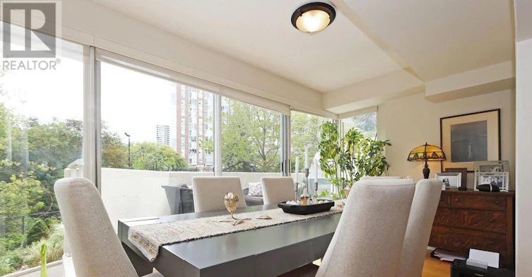 LC11-18 Concorde Place, Toronto, ON, M3C 3T9 - 11