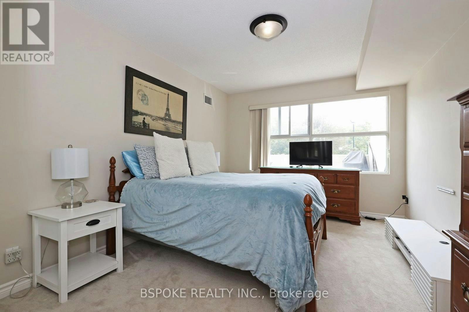LC11-18 Concorde Place, Toronto, ON, M3C 3T9 - 13