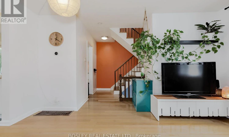 2 Cottonwood Drive