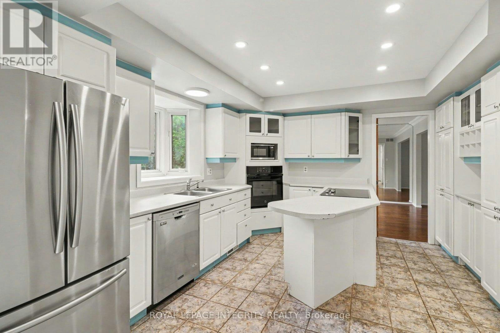 1291 Lampman Crescent, Ottawa, ON, K2C 1P9 - 9