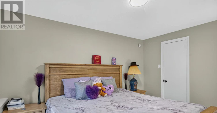 109 Woodfield Drive N, Ottawa, ON, K2G 0A1 - 27