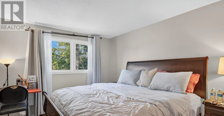 109 Woodfield Drive N, Ottawa, ON, K2G 0A1 - 14