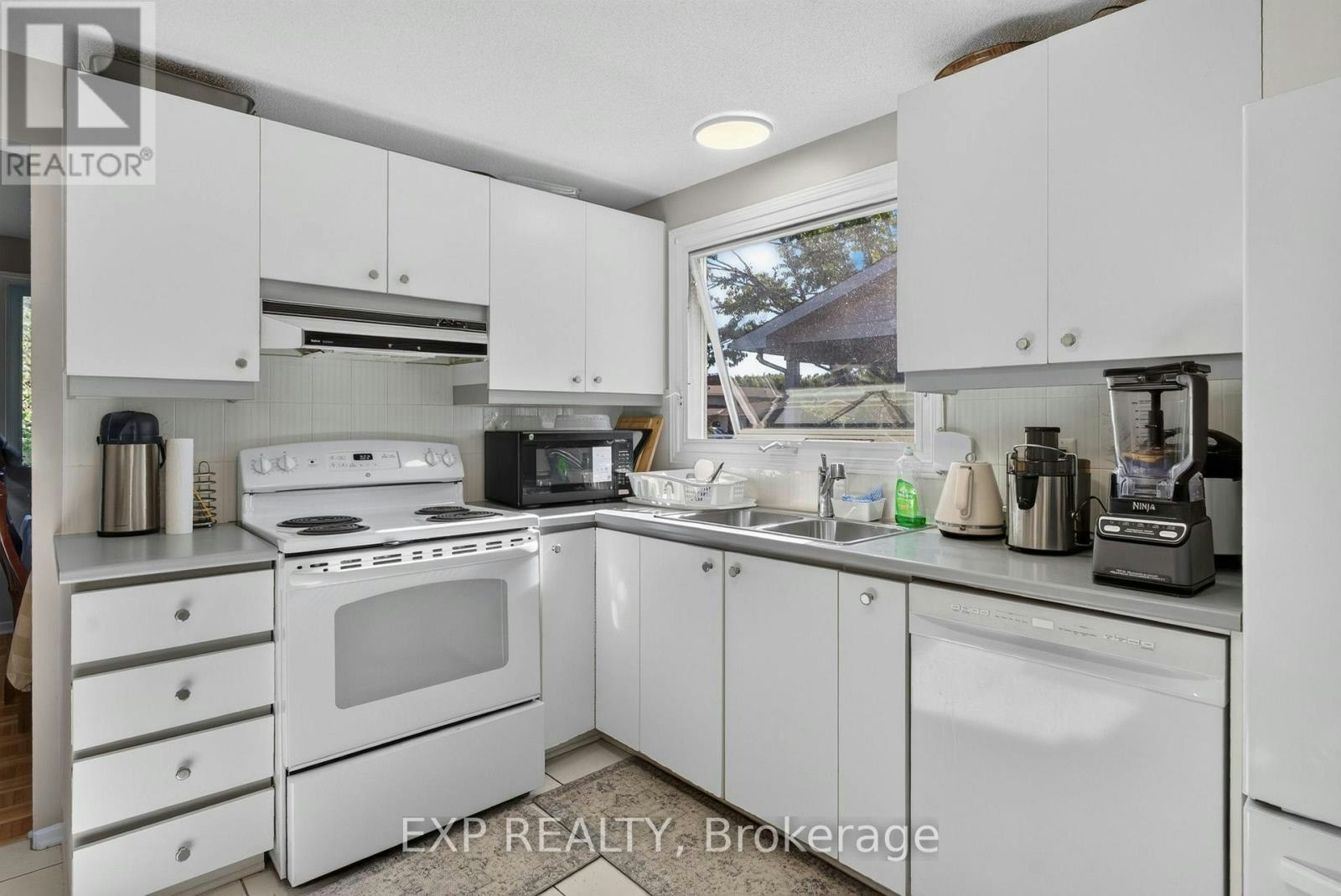 109 Woodfield Drive N, Ottawa, ON, K2G 0A1 - 10