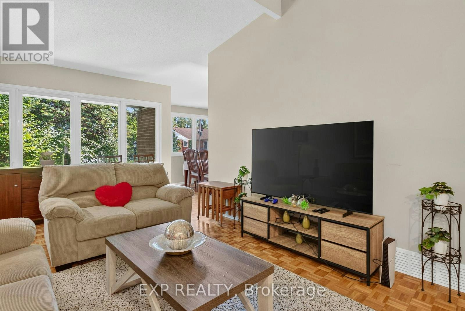 109 Woodfield Drive N, Ottawa, ON, K2G 0A1 - 4