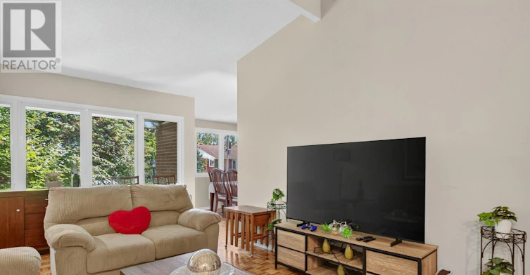 109 Woodfield Drive N, Ottawa, ON, K2G 0A1 - 4