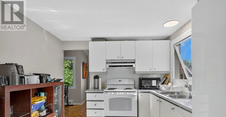 109 Woodfield Drive N, Ottawa, ON, K2G 0A1 - 11