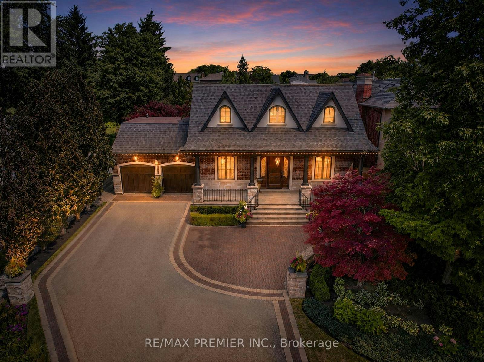 243 Rumble Avenue, Richmond Hill, ON, L4C 4G5