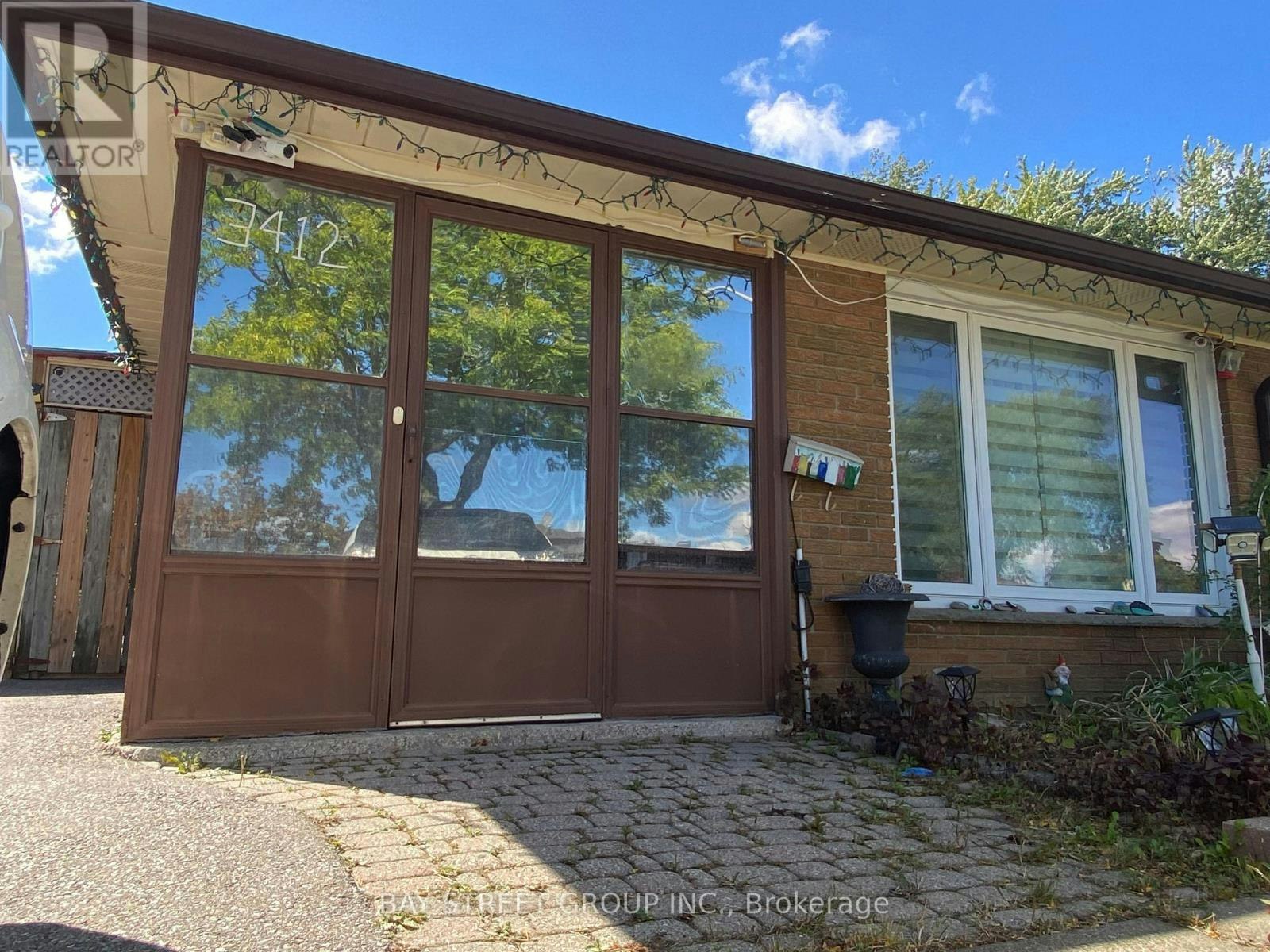 3412 Ellengale Drive, Mississauga, ON, L5C 1Z4