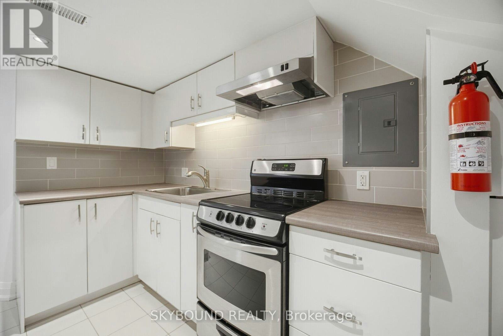 LOWER-243 Keele Street, Toronto, ON, M6P 2K1 - 8