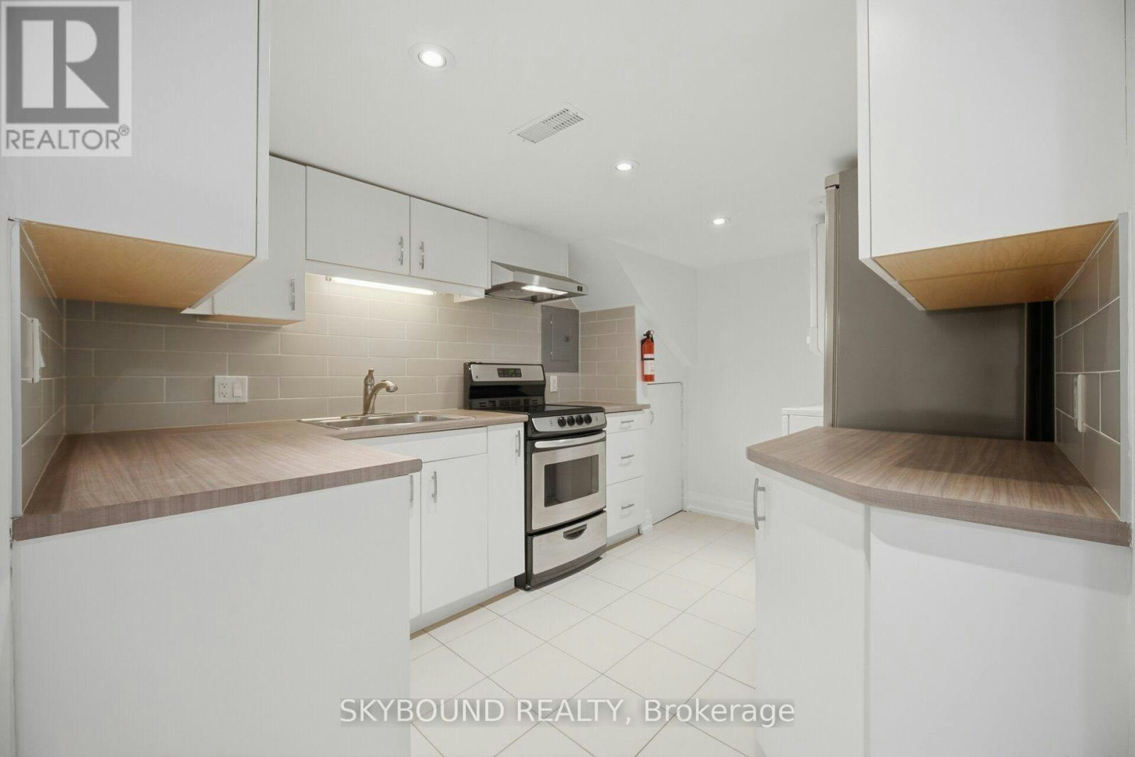 LOWER-243 Keele Street, Toronto, ON, M6P 2K1 - 6