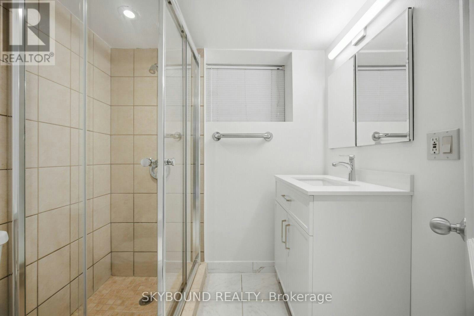 LOWER-243 Keele Street, Toronto, ON, M6P 2K1 - 15