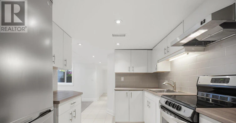 LOWER-243 Keele Street, Toronto, ON, M6P 2K1 - 5