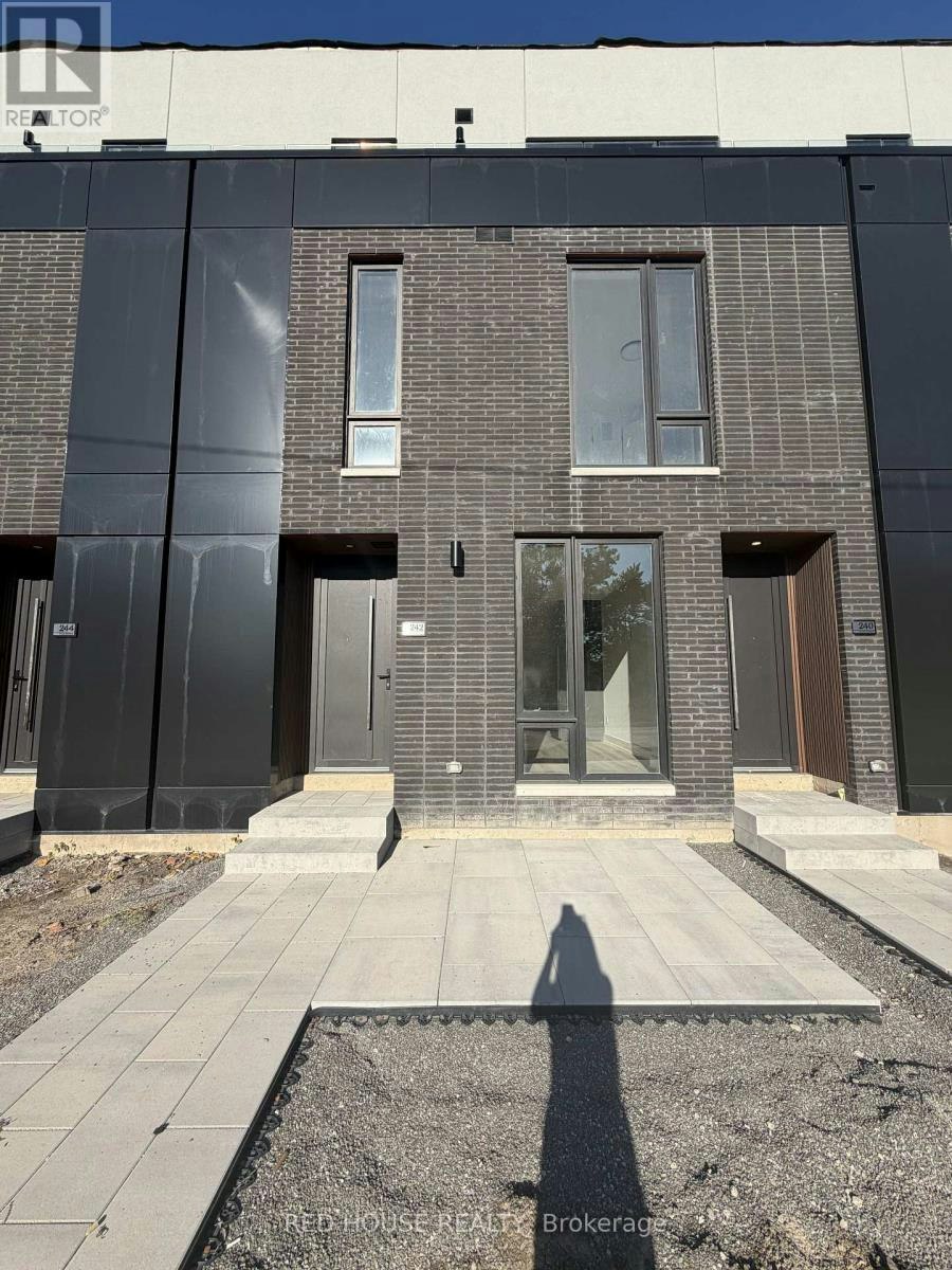 242 Ellis Avenue, St. Catharines, ON, L2P 0H2