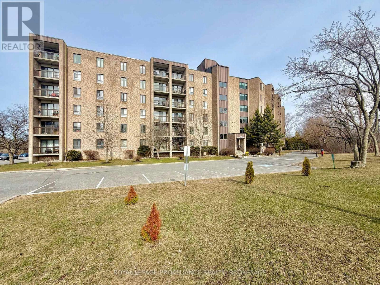 609-358 Queen Mary Road, Kingston, ON, K7M 7E8