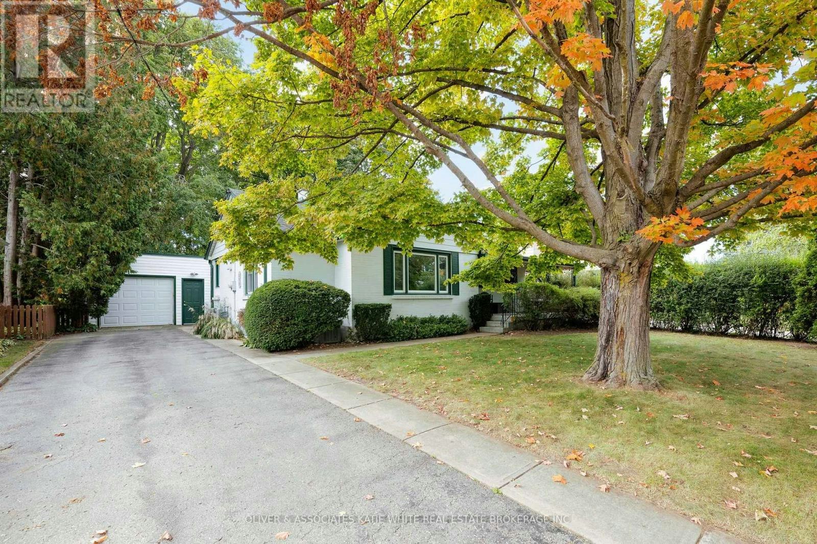 371 Reynolds Road, London, ON, N6K 2P8