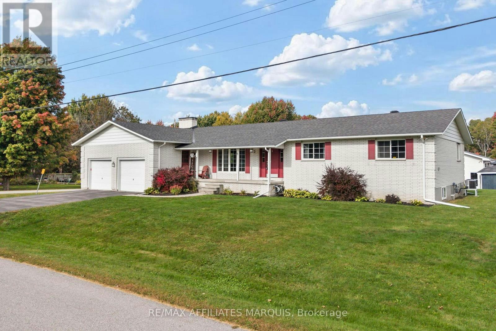 3 Forest Drive, Rideau Lakes, ON, K7A 4S5