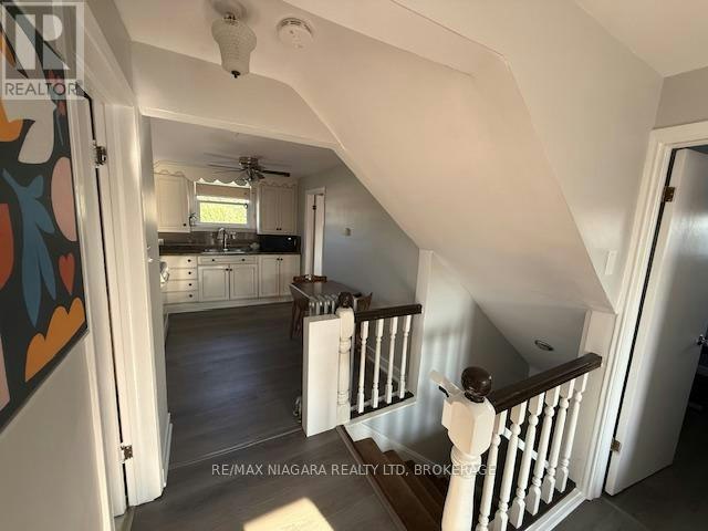 UPPER-12 West Street S, Thorold, ON, L2V 2R6 - 8