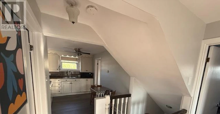 UPPER-12 West Street S, Thorold, ON, L2V 2R6 - 8