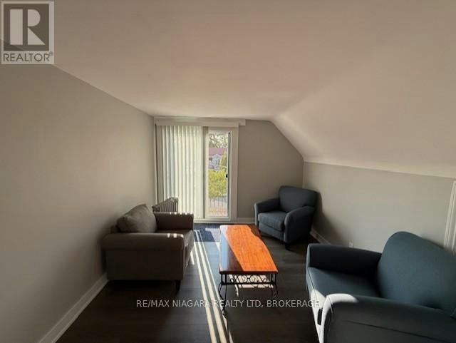 UPPER-12 West Street S, Thorold, ON, L2V 2R6 - 4