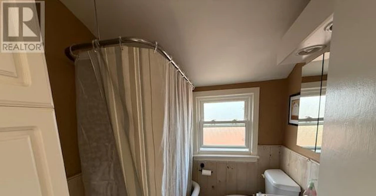 UPPER-12 West Street S, Thorold, ON, L2V 2R6 - 16