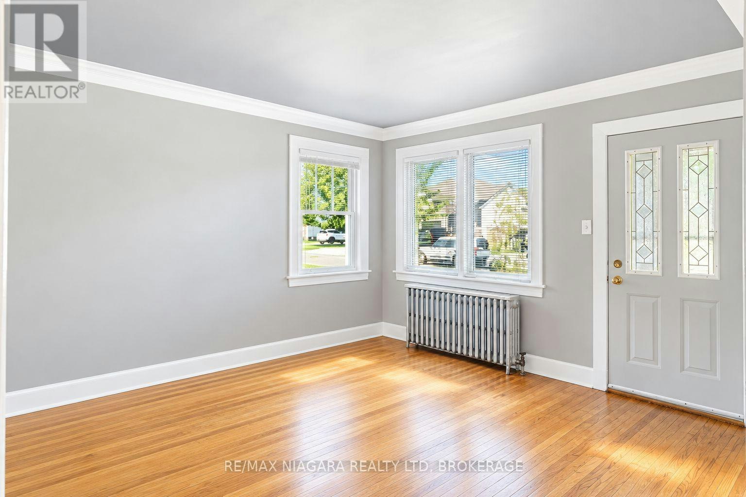MAIN-12 West Street S, Thorold, ON, L2V 2R6 - 4