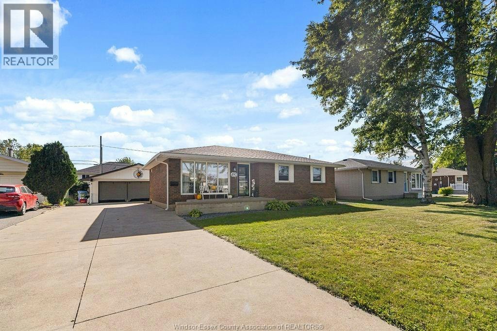 490 Victory, Lasalle, ON, N9J 1V7