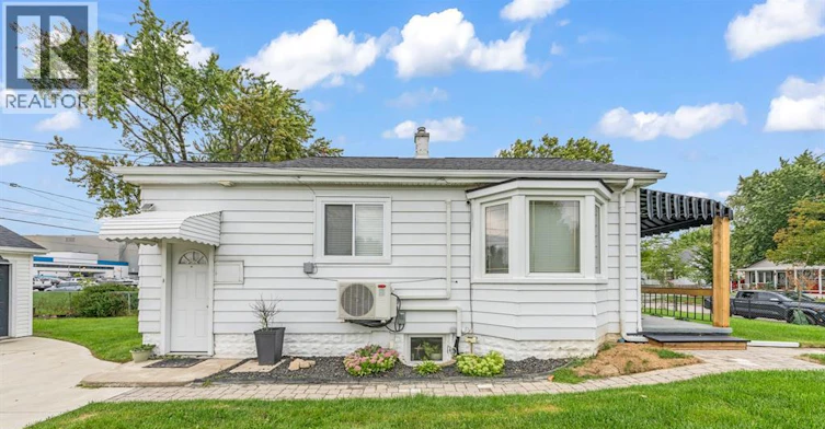 UPPER-2597 Alexis Road, Windsor, ON, N8W 3Z6 - 8
