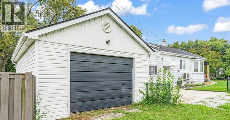 UPPER-2597 Alexis Road, Windsor, ON, N8W 3Z6 - 12