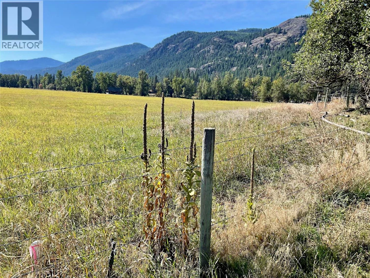 364 Fourth Avenue, Midway, BC, V0H 1M0
