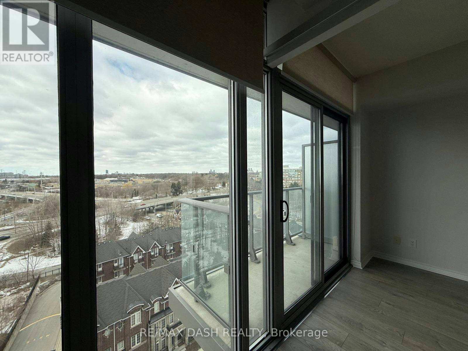 909-105 The Queensway Avenue, Toronto, ON, M6S 5B5 - 11
