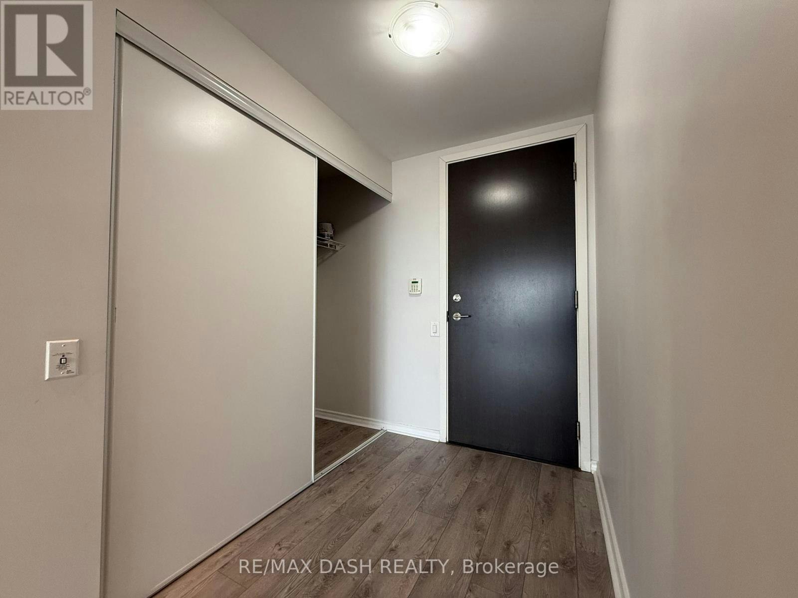 909-105 The Queensway Avenue, Toronto, ON, M6S 5B5 - 4