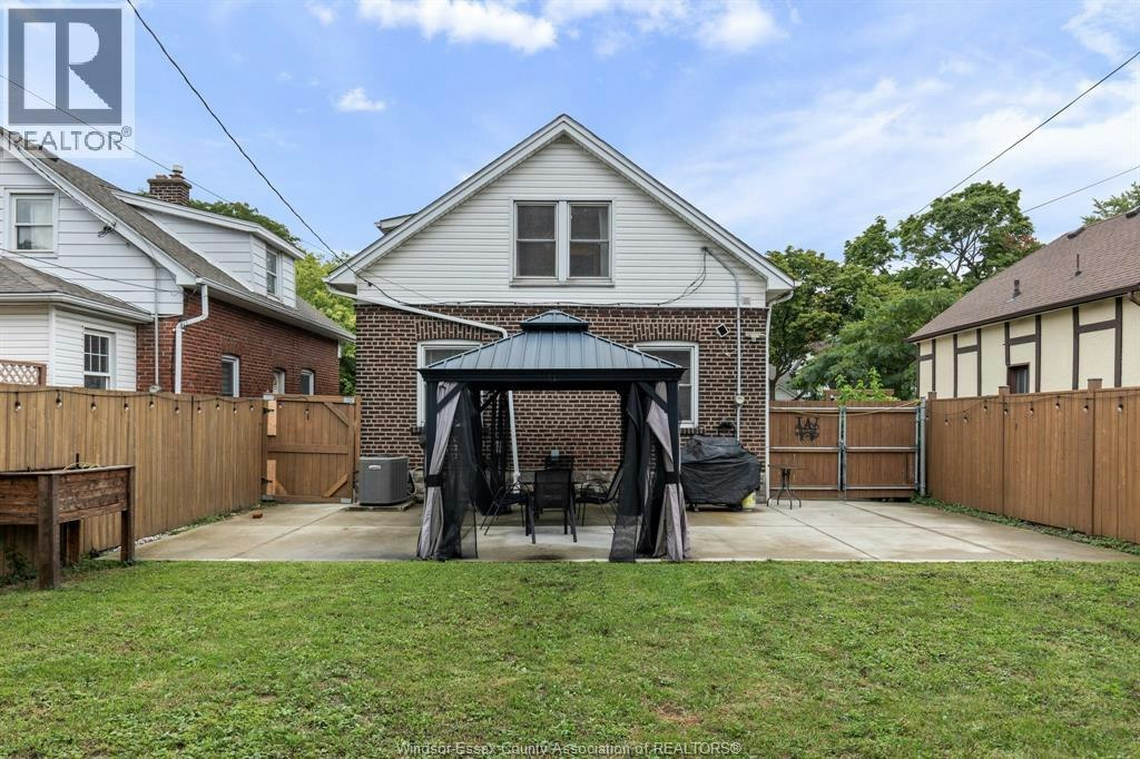2457 Turner, Windsor, ON, N8W 3K9 - 32