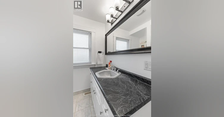 2457 Turner, Windsor, ON, N8W 3K9 - 8