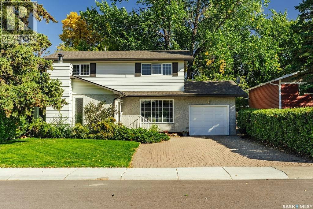 11 Moxon Crescent, Saskatoon, SK, S7H 3B8