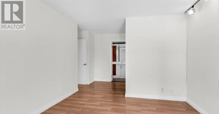 1204-44 Gerrard Street W, Toronto, ON, M5G 2K2 - 32