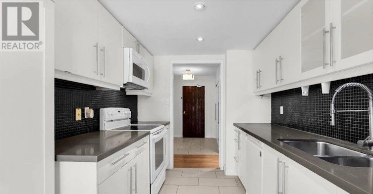 1204-44 Gerrard Street W, Toronto, ON, M5G 2K2 - 21
