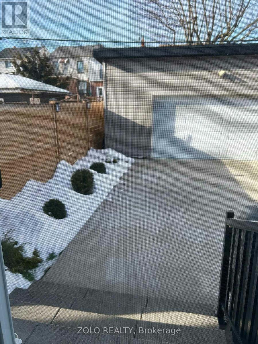 MAIN-144 Northcliffe Boulevard, Toronto, ON, M6E 3K6 - 20