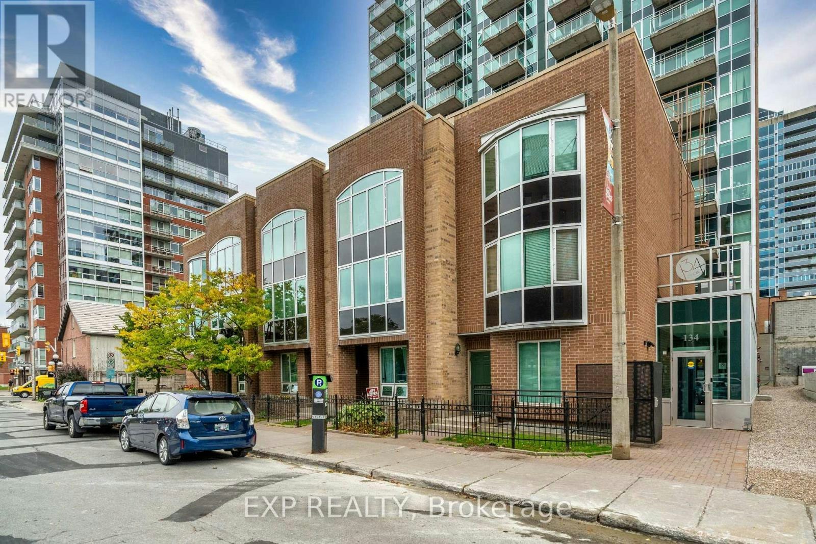 502-134 York Street, Ottawa, ON, K1N 1K8