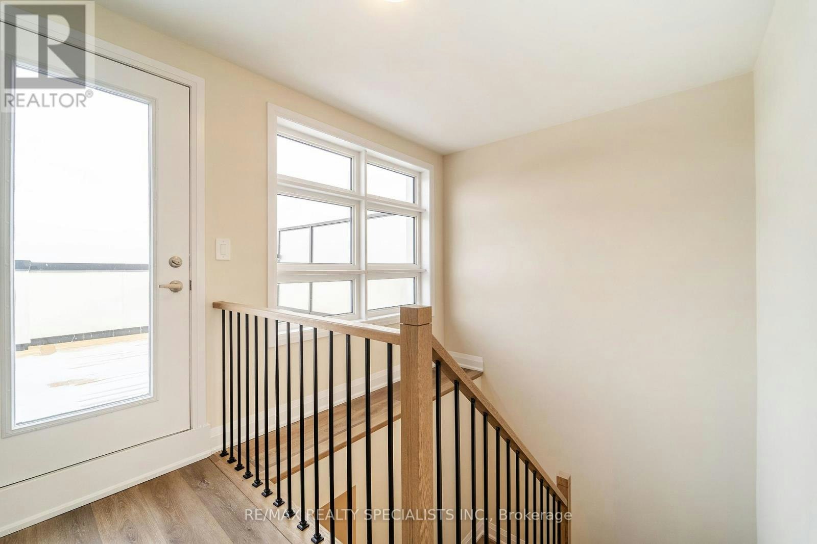 110-1577 Rose Way, Milton, ON, L9E 1N4 - 24
