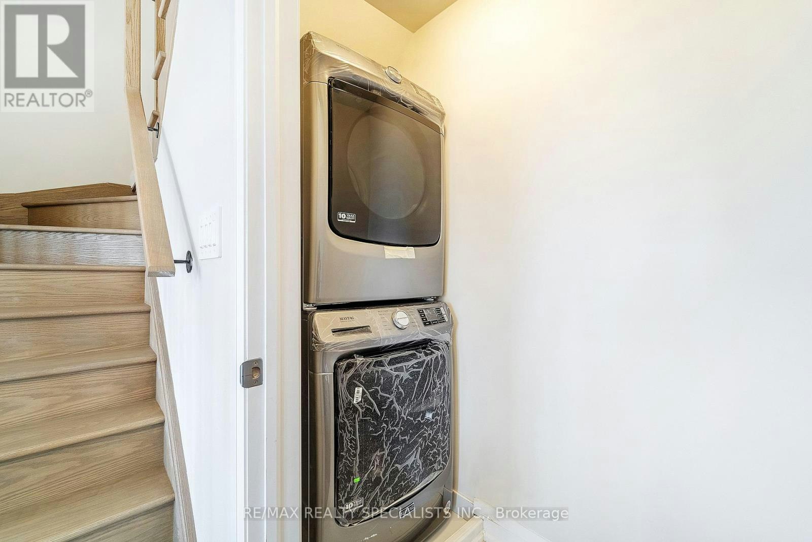 110-1577 Rose Way, Milton, ON, L9E 1N4 - 10
