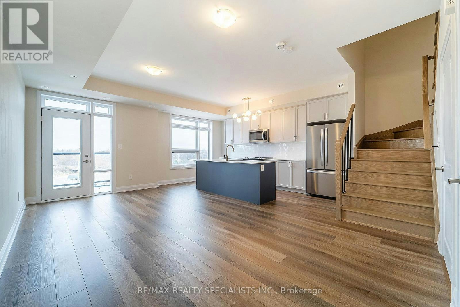 110-1577 Rose Way, Milton, ON, L9E 1N4 - 3