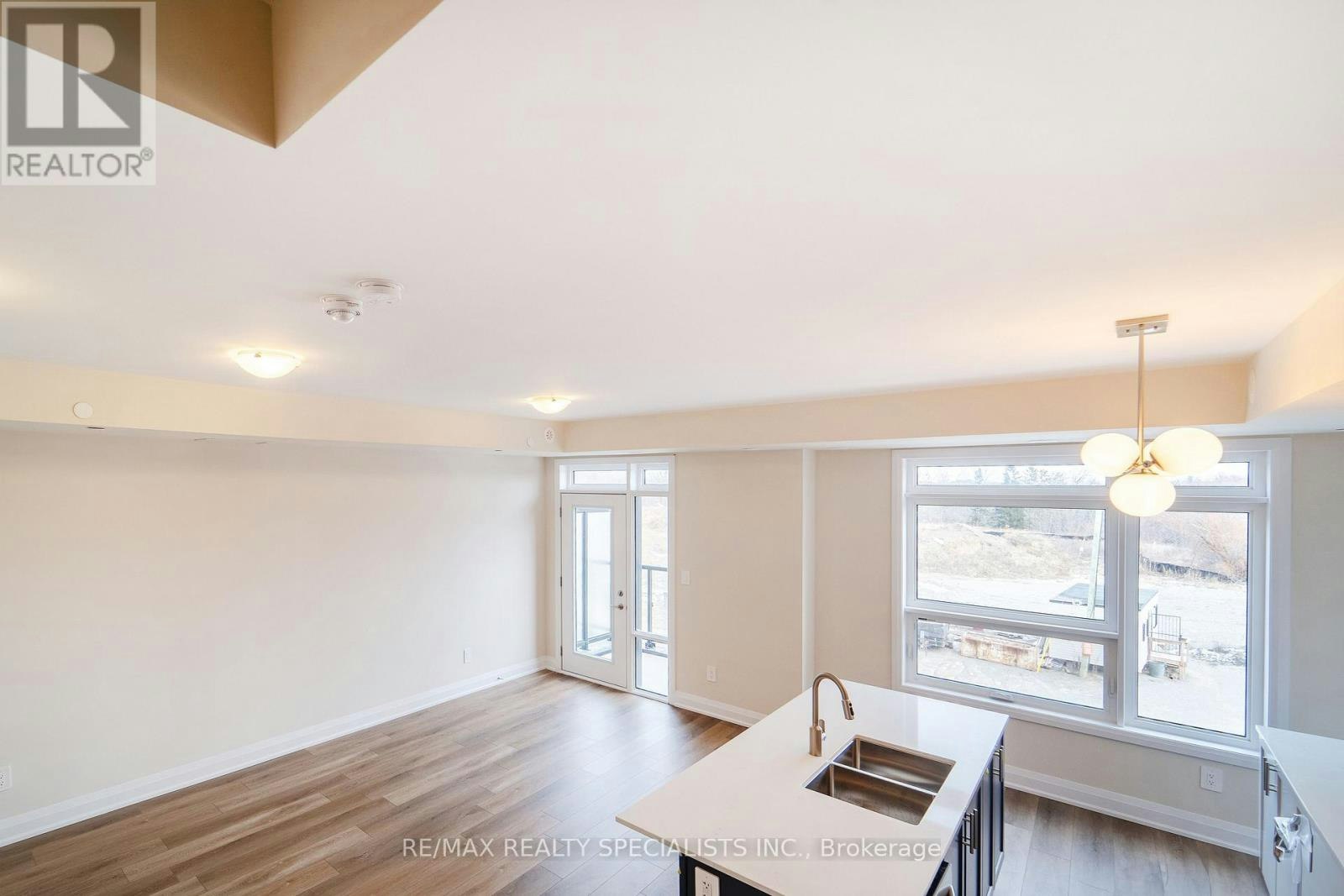 110-1577 Rose Way, Milton, ON, L9E 1N4 - 11