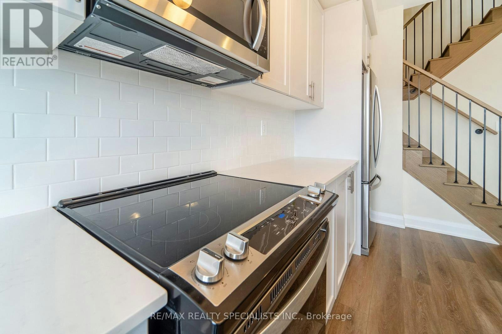 110-1577 Rose Way, Milton, ON, L9E 1N4 - 7