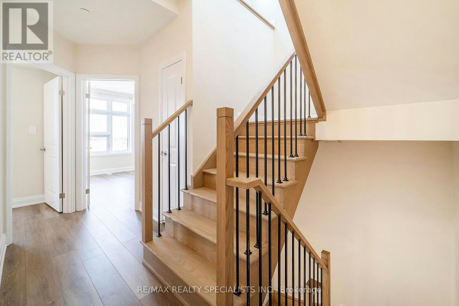 110-1577 Rose Way, Milton, ON, L9E 1N4 - 16