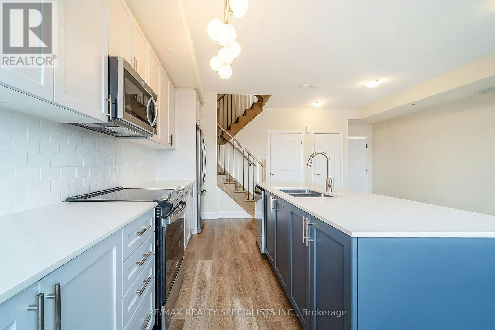 110-1577 Rose Way, Milton, ON, L9E 1N4 - 6