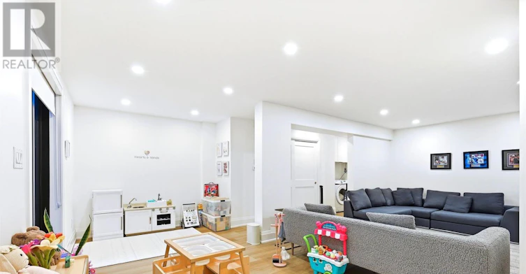 234 Pearson Avenue, Toronto, ON, M6R 1G7 - 34