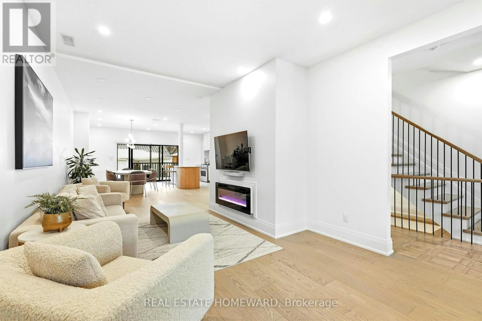 234 Pearson Avenue, Toronto, ON, M6R 1G7