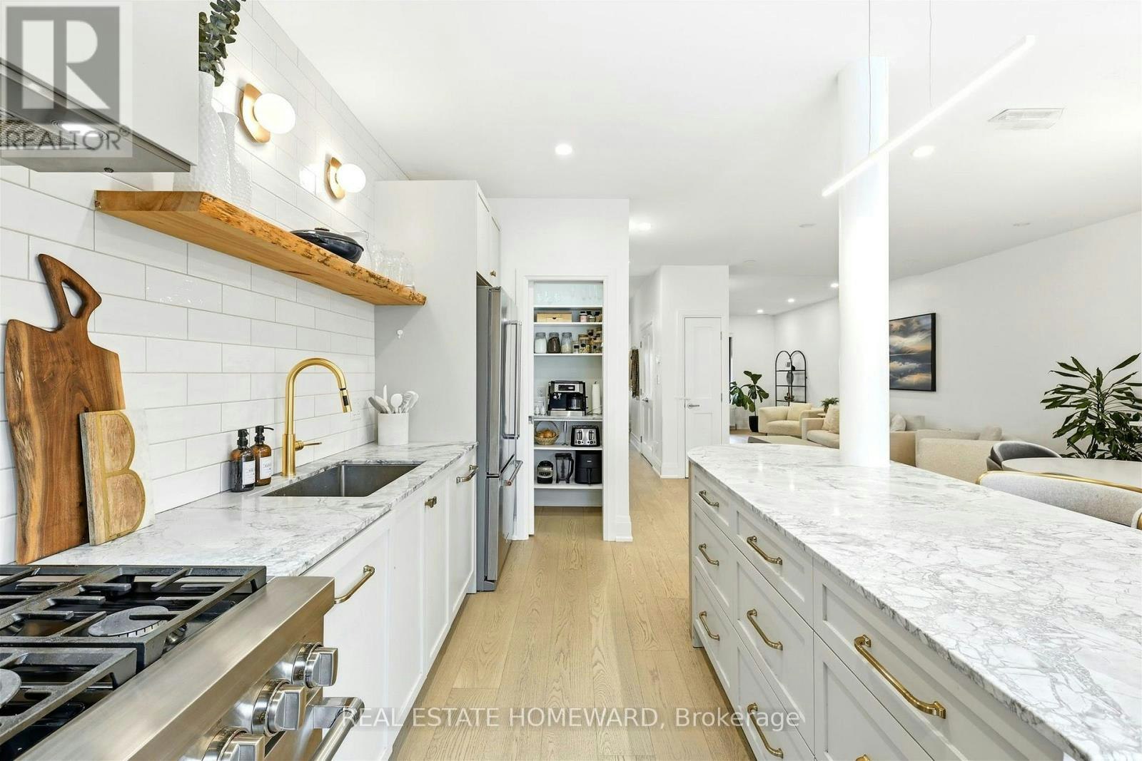 234 Pearson Avenue, Toronto, ON, M6R 1G7 - 8