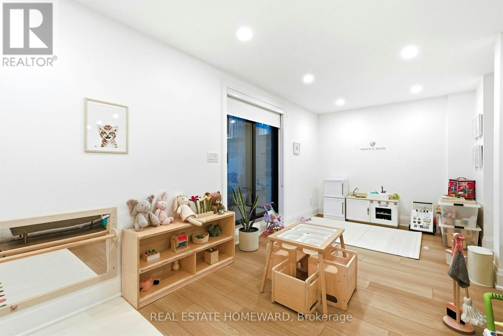 234 Pearson Avenue, Toronto, ON, M6R 1G7 - 35